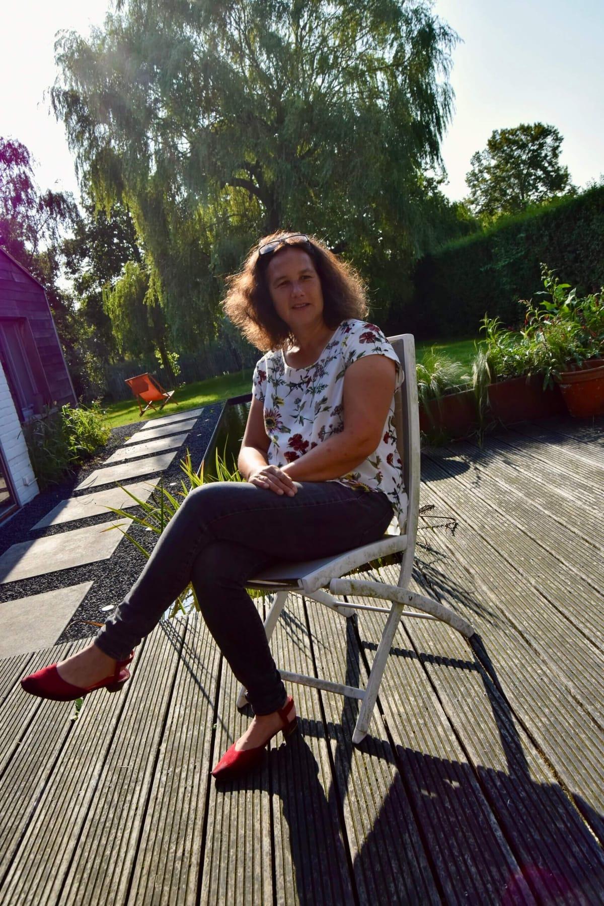 Viola van Rossum in de tuin
